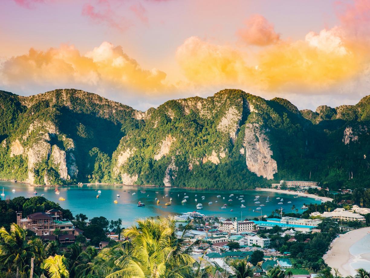 Wycieczka na wyspy Phi Phi z Phuket: Jak zorganizować i co zobaczyć?