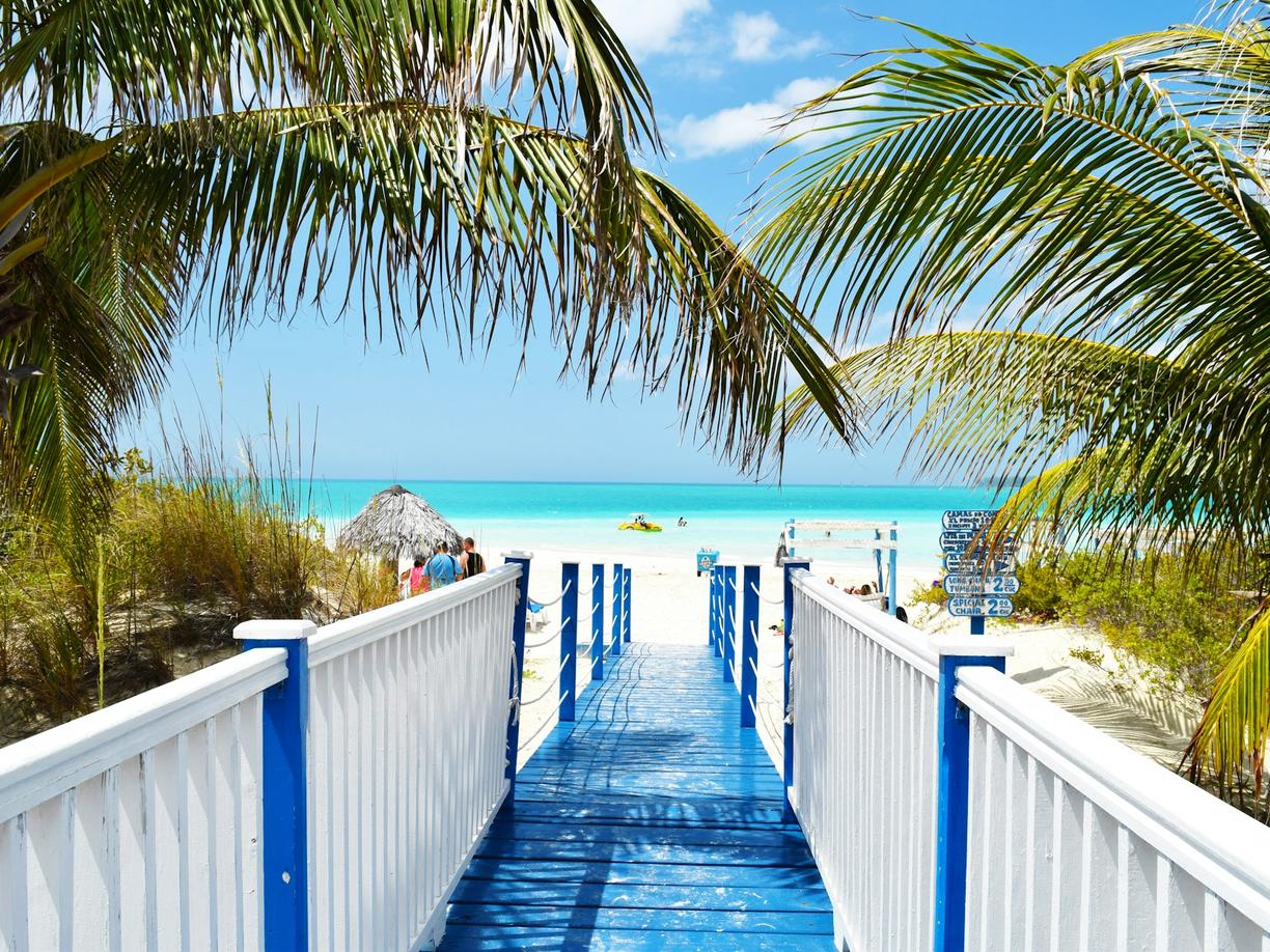 Kuba. Ceny na Cayo Coco 2025/26: Ile kosztuje wycieczka, rum i pamiątki?