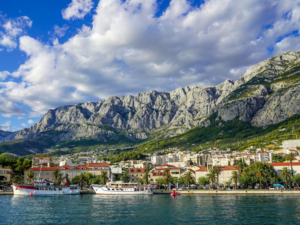 Chorwacja. Makarska to nie tylko plaże. Jak zaplanować trekking na szczyt Sveti Jure w Biokovo?