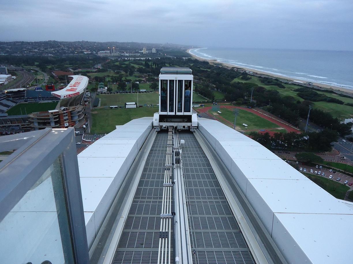 Co zwiedzić w Durbanie? Stadion Moses Mabhida, ogrody botaniczne i Victoria Street Market