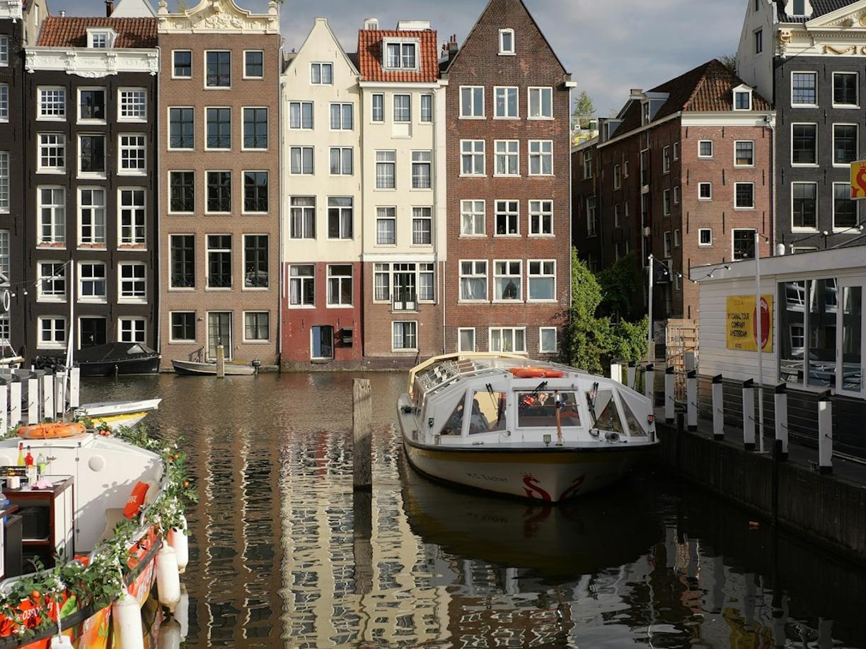Co zwiedzić w Amsterdamie? Przewodnik po Dzielnicy Muzeów i Jordaan