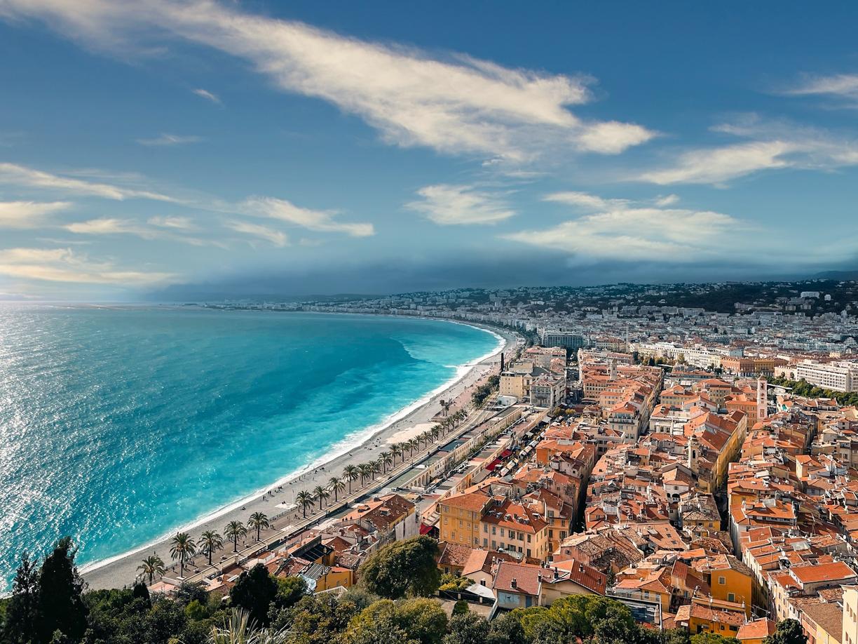 Francja. Ceny w Nicei 2025/26: Ile kosztuje obiad, leżak na plaży i bilet do muzeum?