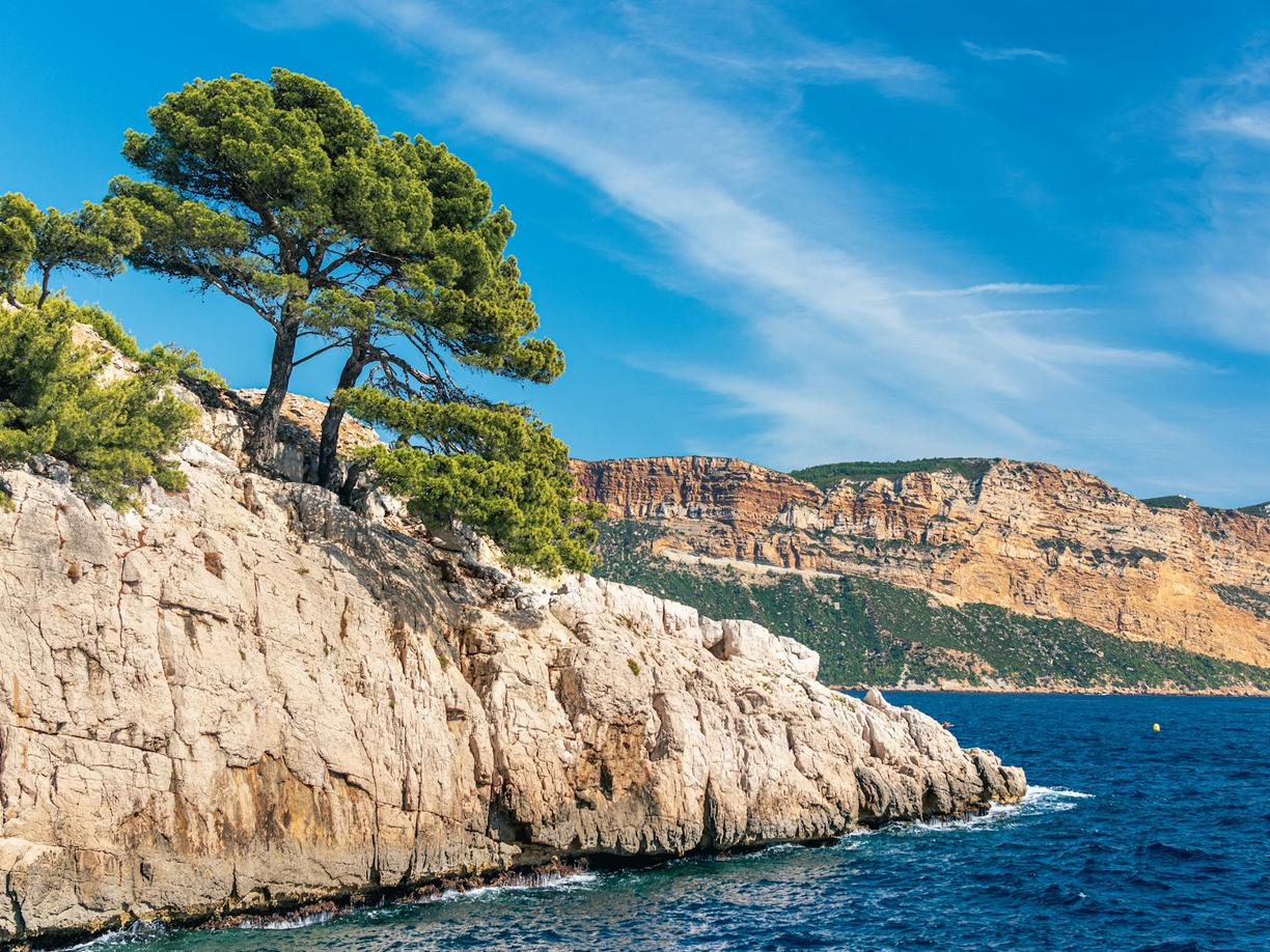 Francja. Trekking w Calanques: Najlepsze szlaki z widokiem na turkusowe zatoki