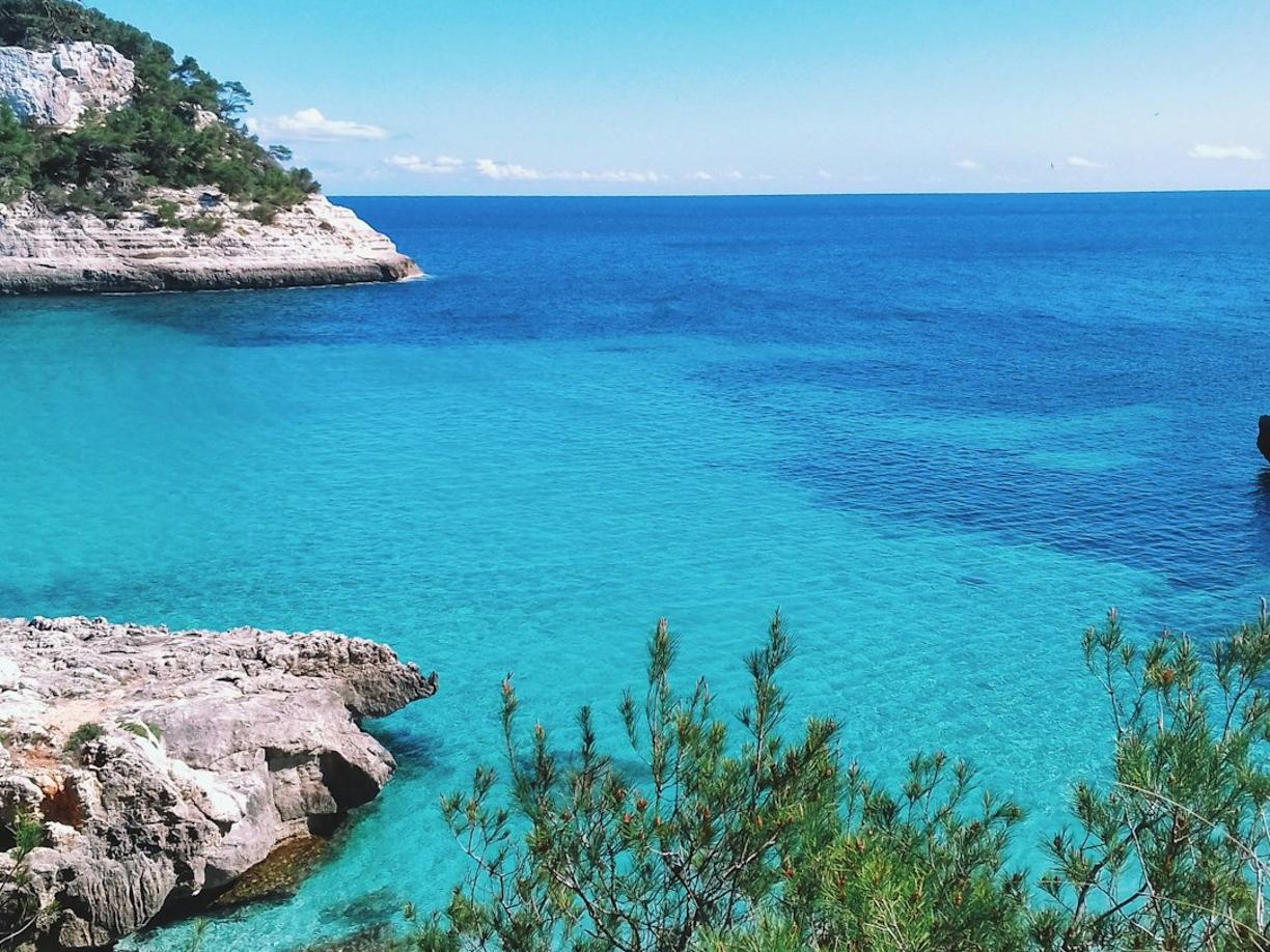 All Inclusive w Ajaccio: Czy to popularna opcja na Korsyce? Alternatywy i porady
