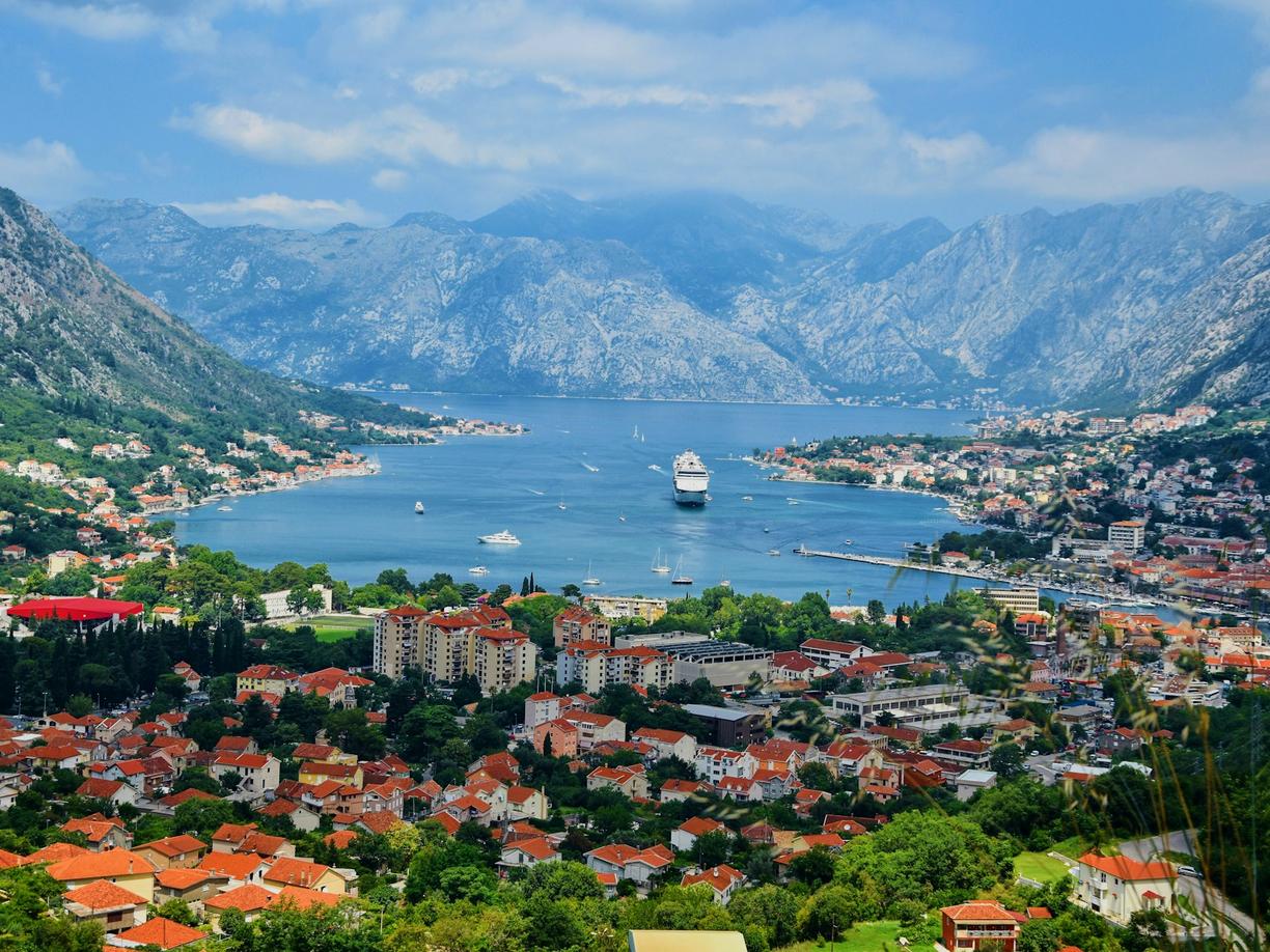 Czarnogóra. Kotor: Stare Miasto – labirynt uliczek, place i ukryte skarby.