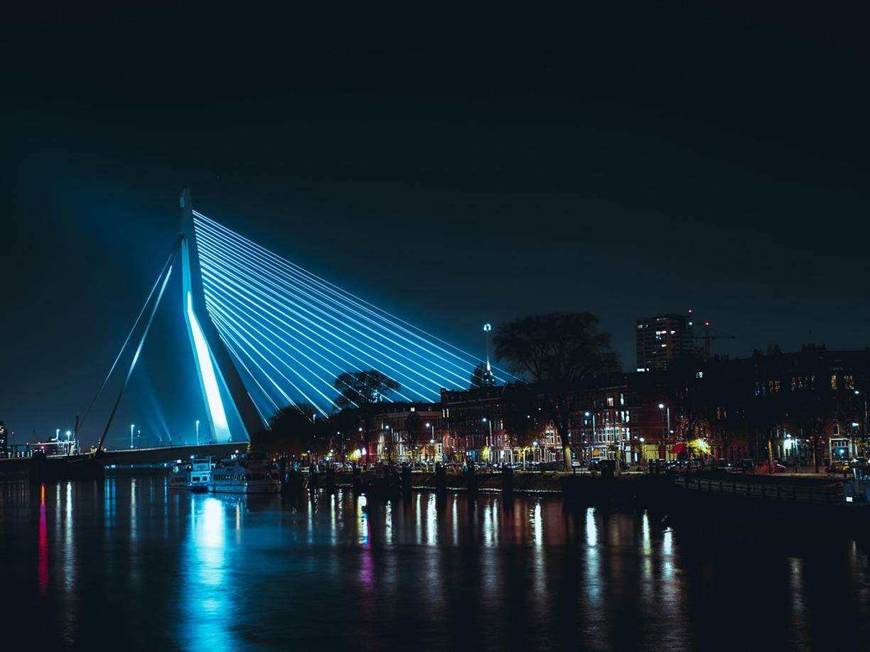Rotterdam: gdzie zjeść — lokalne klasyki i street food?