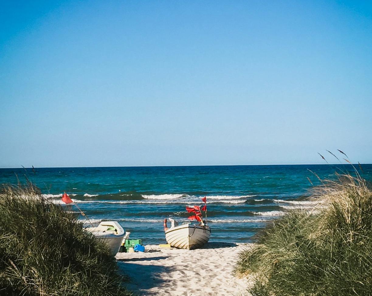 Najpiękniejsze plaże Danii: Gdzie wypocząć nad Bałtykiem i Morzem Północnym?