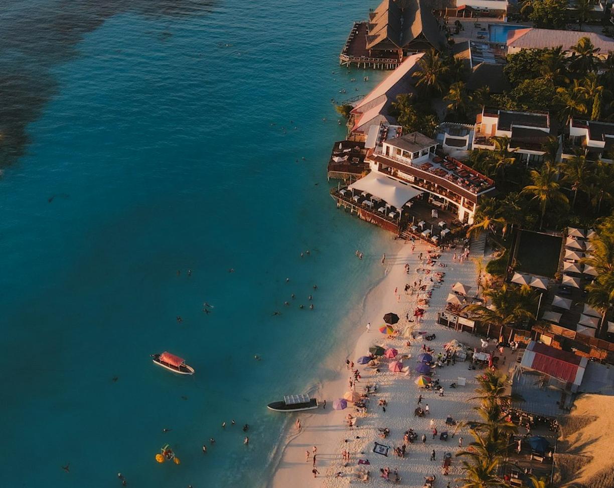 Plaża w Kendwie: Przewodnik po miejscu, gdzie nie ma dużych odpływów na Zanzibarze