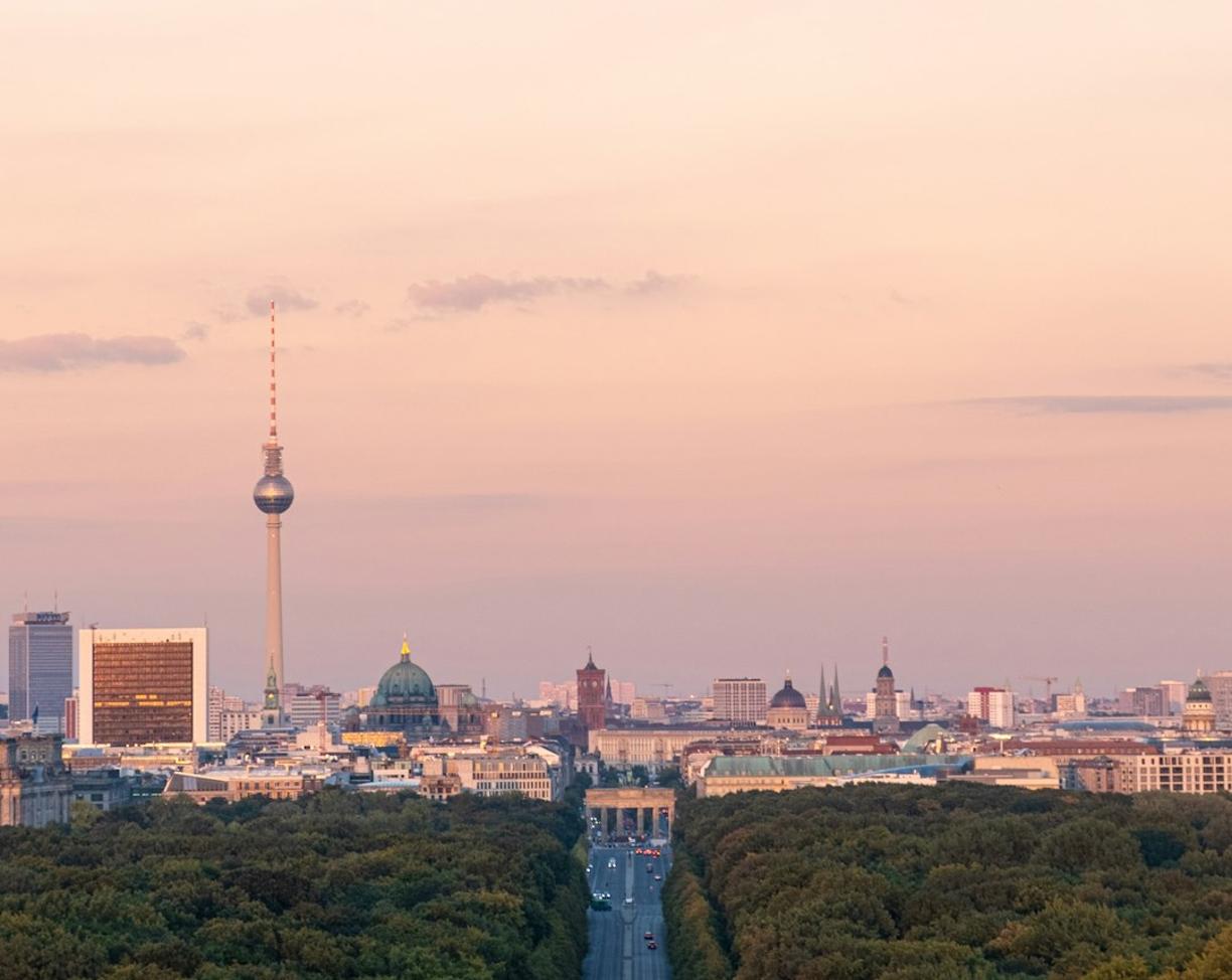 Panorama Berlina z charakterystycznymi zabytkami