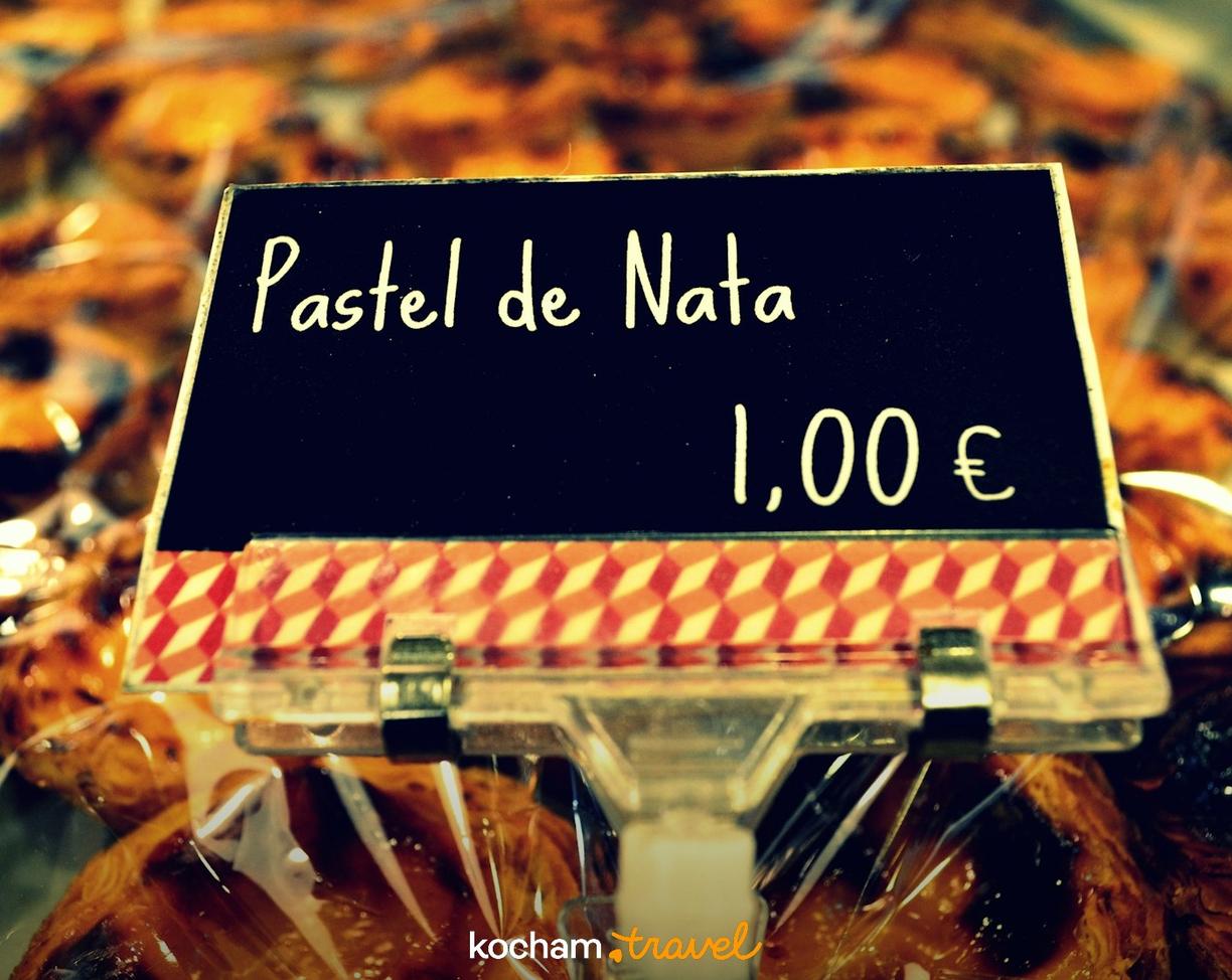 Wyśmienite portugalskie ciastka Pastel de Nata, cena 1 euro.