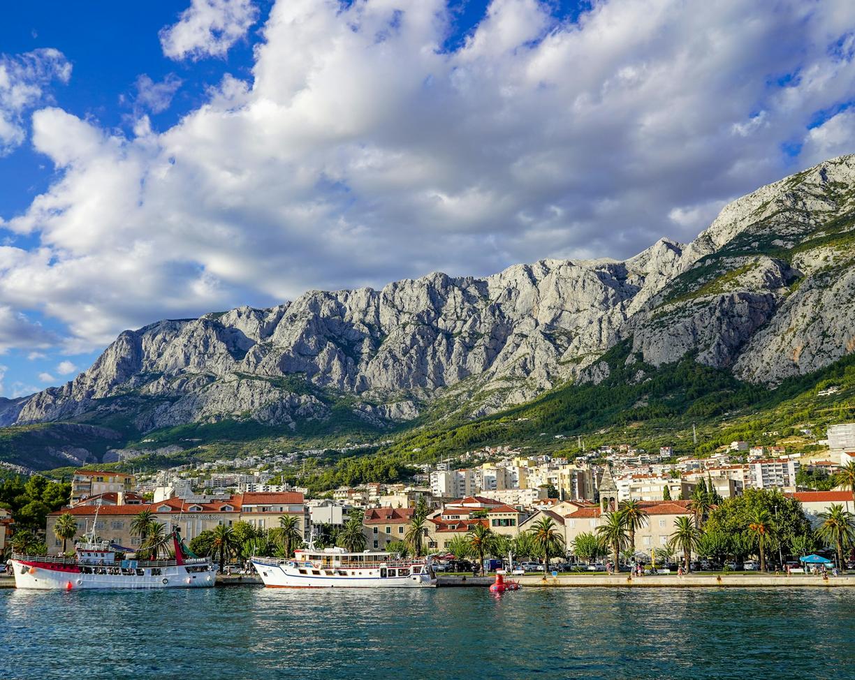 Chorwacja. Makarska to nie tylko plaże. Jak zaplanować trekking na szczyt Sveti Jure w Biokovo?