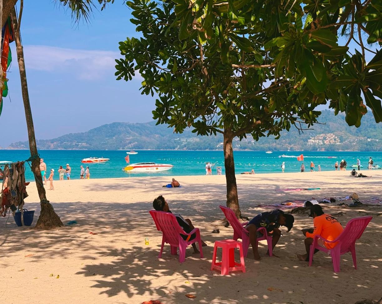 Phuket z dziećmi: Najlepsze plaże i hotele dla rodzin w Tajlandii