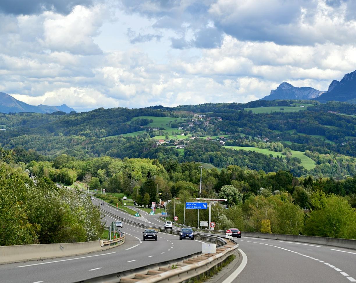 Podróż samochodem po Francji: Opłaty za autostrady i praktyczne porady