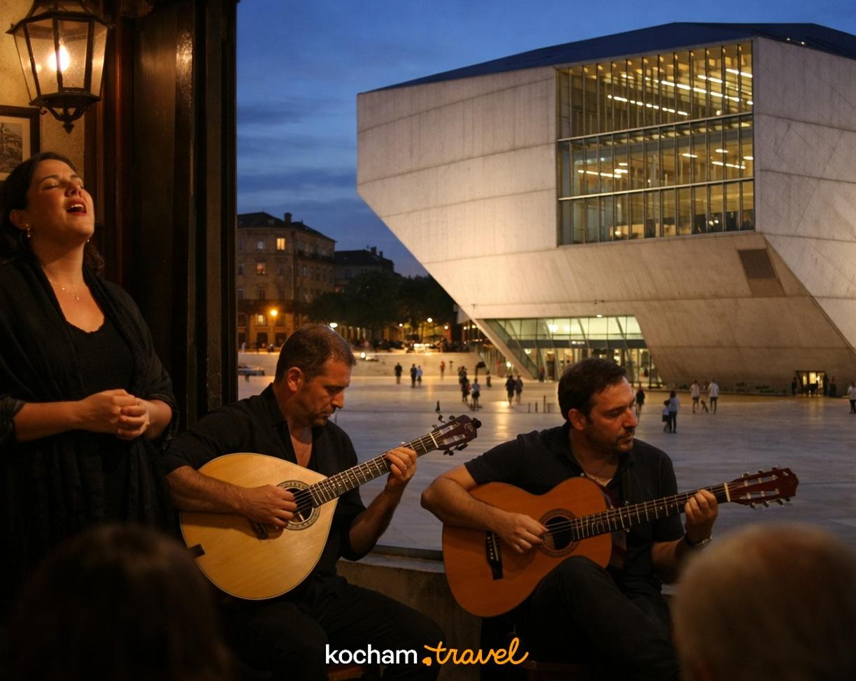 Ilustracja do tematu: City break z Warszawy: Porto - wieczór z muzyką fado i zwiedzanie niezwykłej Casa da Música w Portugalii.