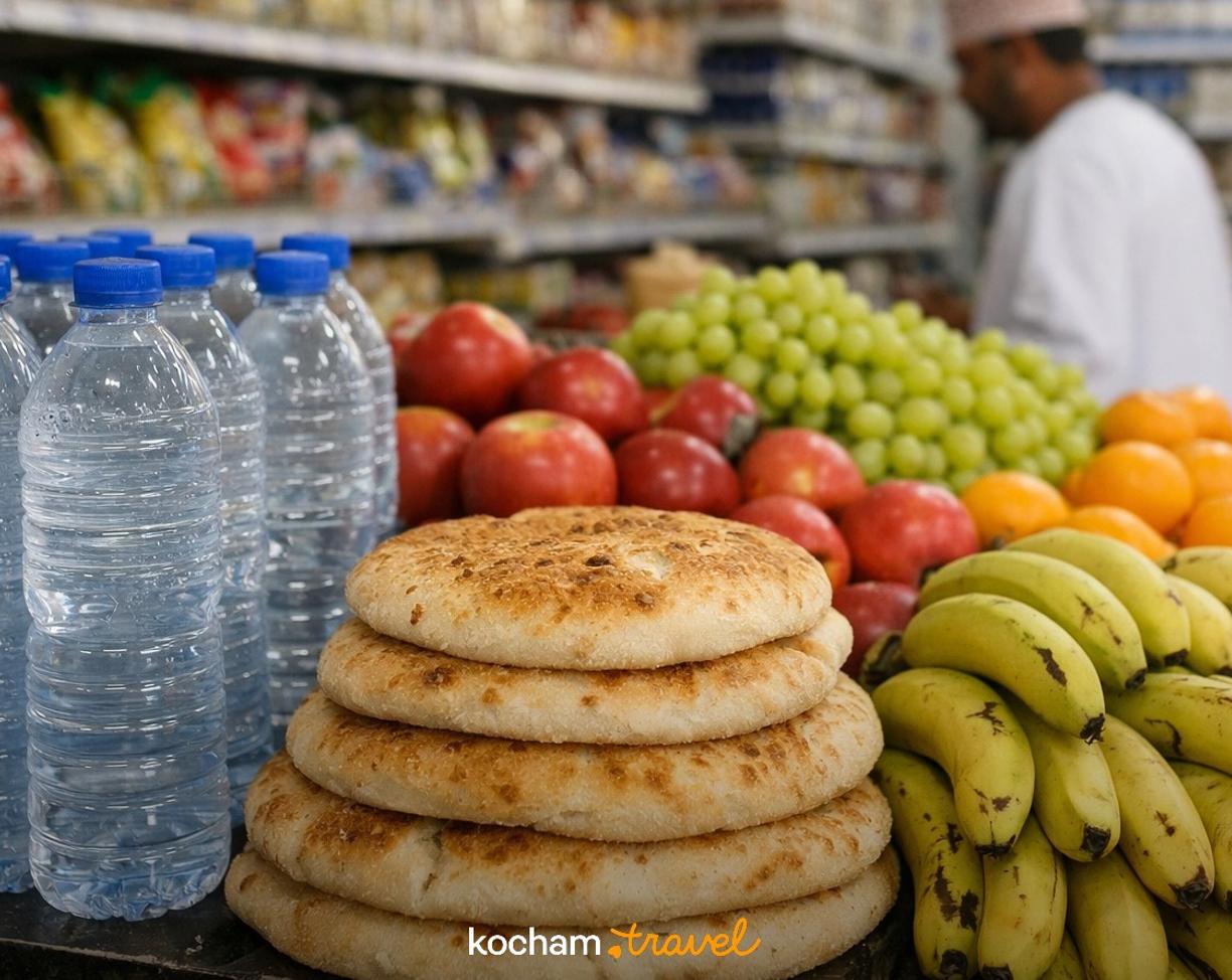 Ilustracja do tematu: Oman. Ceny podstawowych produktów spożywczych w marketach w Sur: ile zapłacisz za wodę, chleb i owoce (od 0,2 do 2 OMR)?