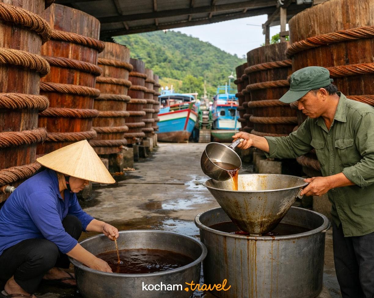 Ilustracja do tematu: Wietnam. Tradycyjna produkcja sosu rybnego na Phu Quoc – kulinarna wizytówka wyspy