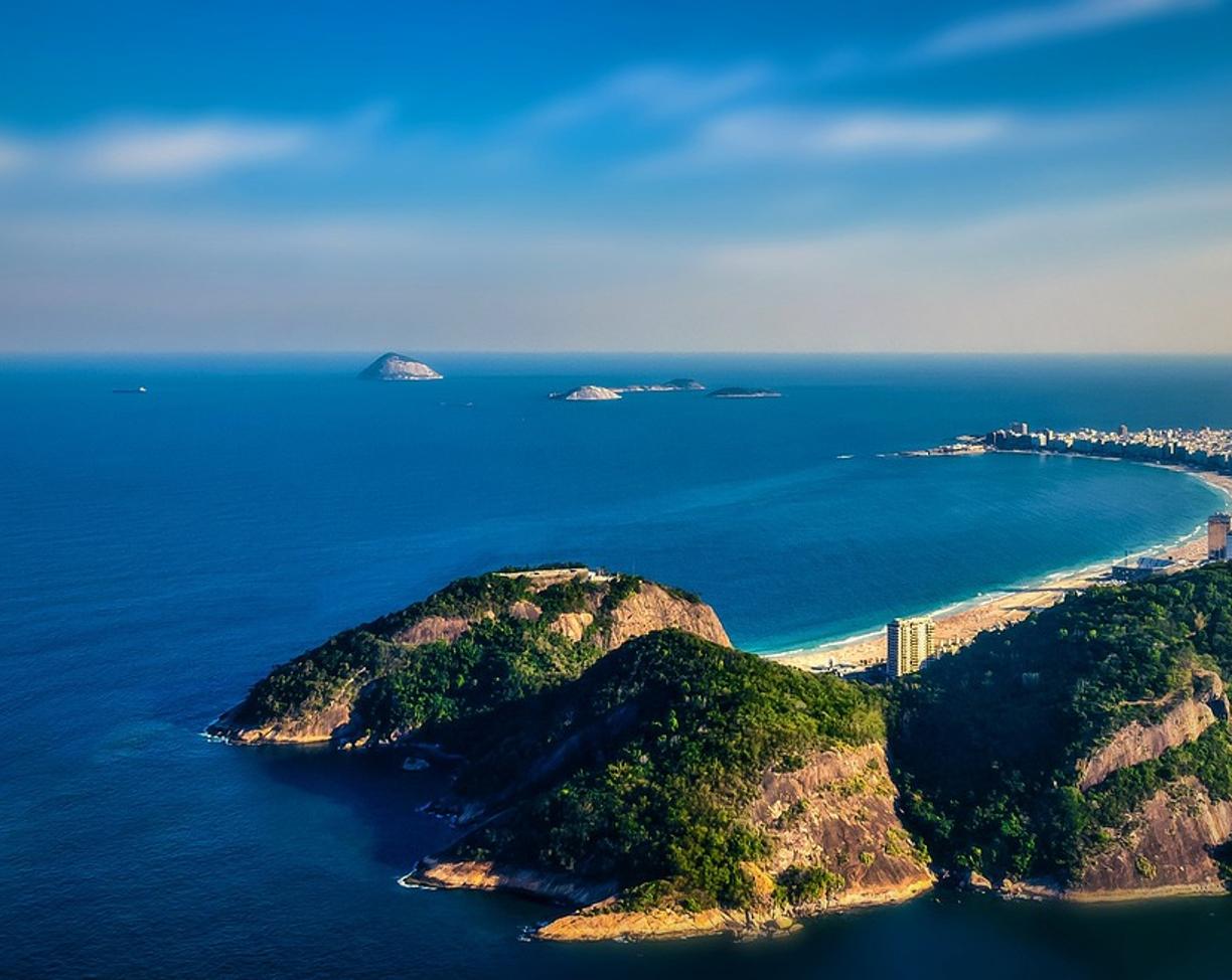Copacabana: jak dojechać i gdzie spać — przejrzysty plan?
