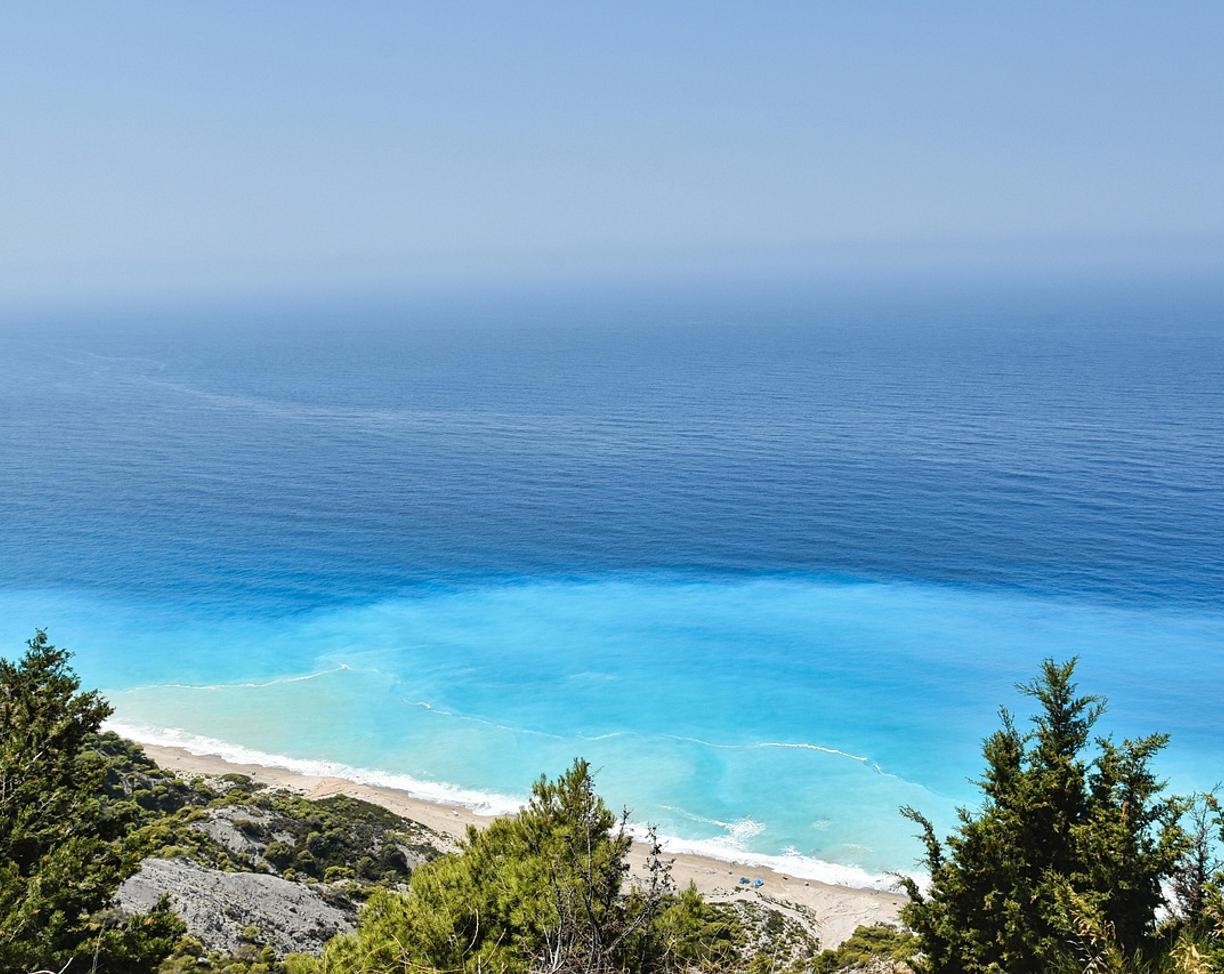 Blue Bay: kiedy jechać — pogoda, wiatr i temperatura wody?