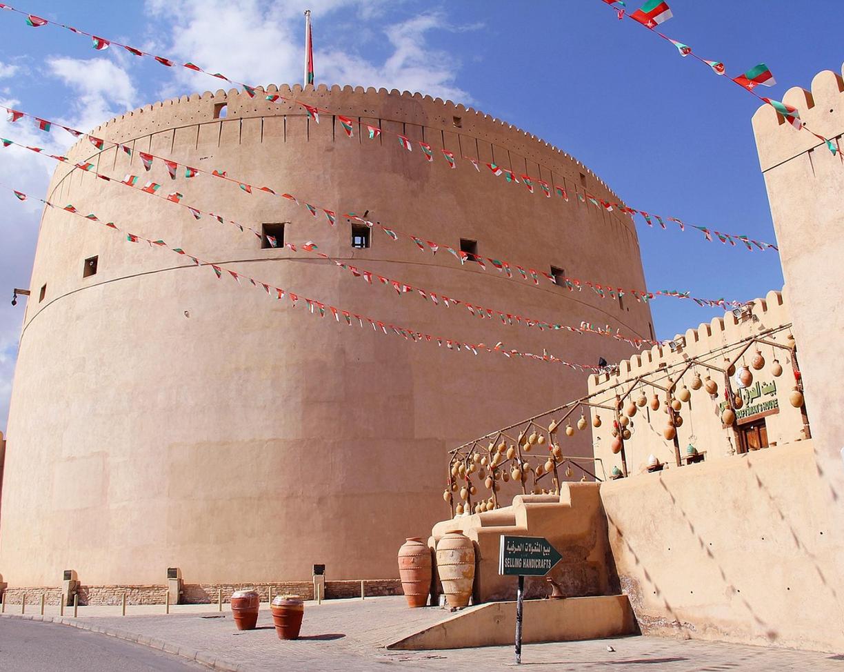 Nizwa: gdzie zjeść — lokalne klasyki i street food?