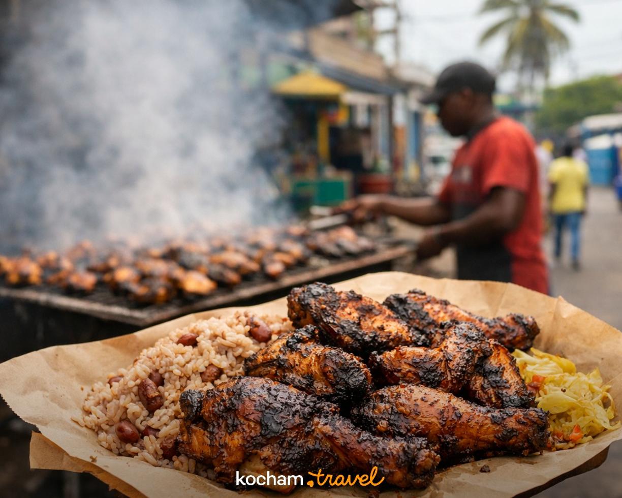 Ilustracja do tematu: Jamajka. Sekrety jerk chicken w Kingston: jak tradycyjne wędzenie mięsa kształtuje uliczne smaki stolicy.