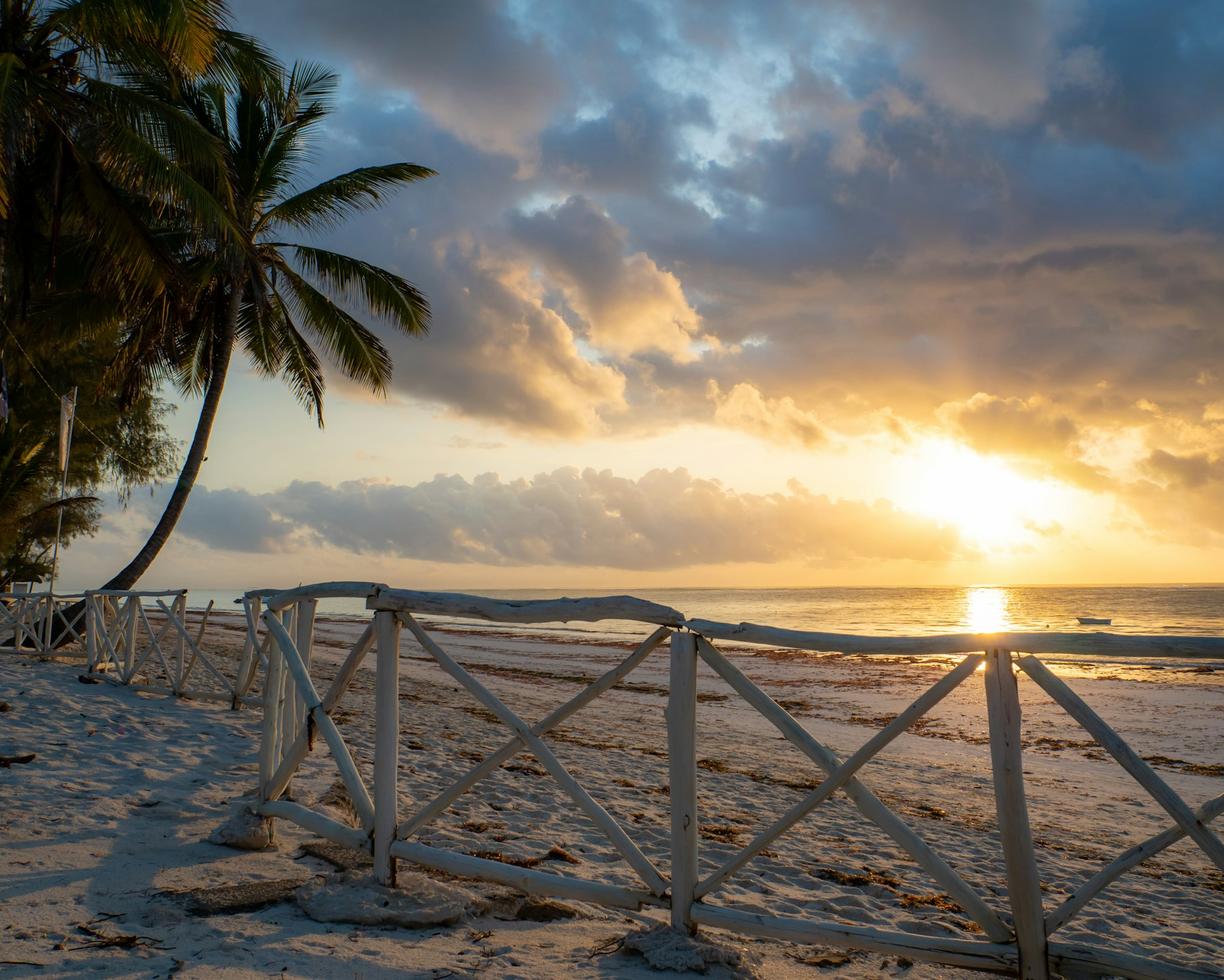 Kitesurfing na Diani Beach: Najlepsze spoty i warunki wiatrowe w Kenii