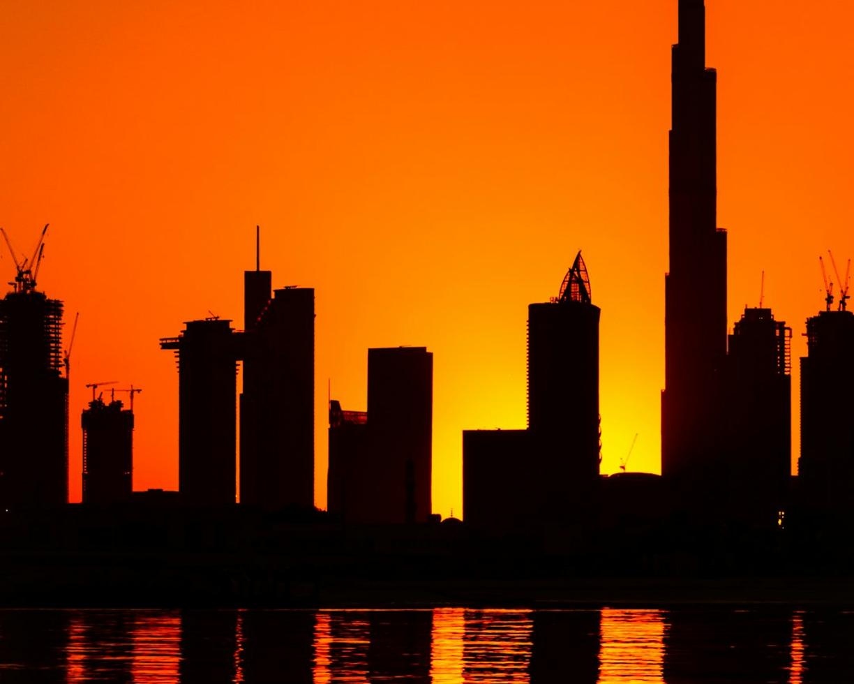 Ceny w Dubaju 2025/26: Ile kosztuje wjazd na Burdż Chalifa, safari na pustyni i obiad?