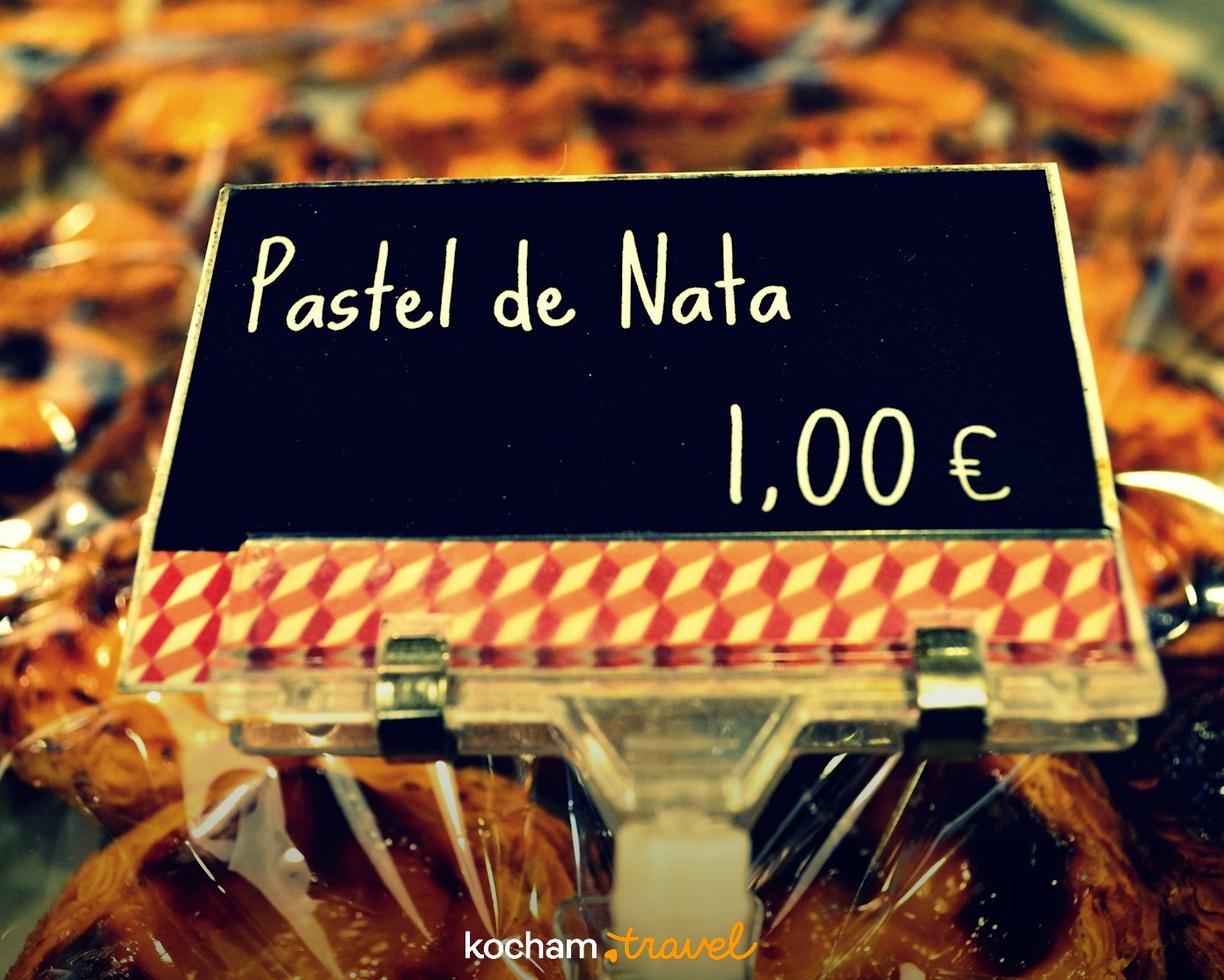 Wyśmienite portugalskie ciastka Pastel de Nata, cena 1 euro.
