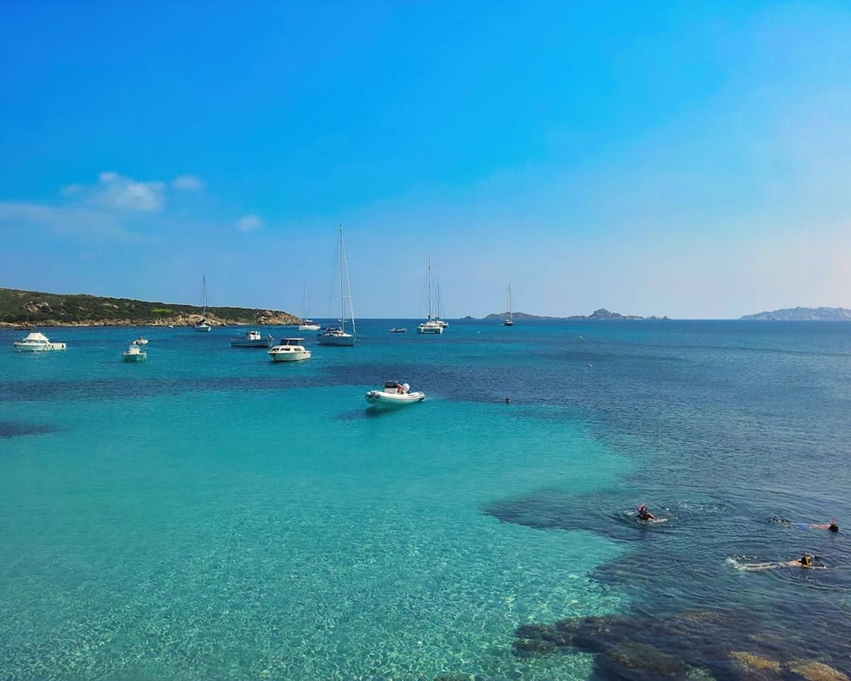 Włochy. Żeglowanie po archipelagu La Maddalena: Jak zorganizować rejs z Olbii?