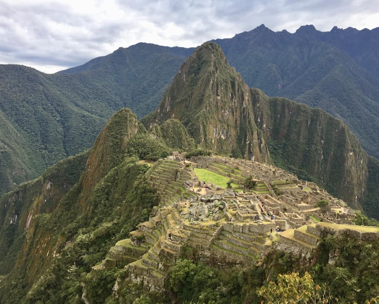 Wspaniały widok na Huayna Picchu i Machu Picchu