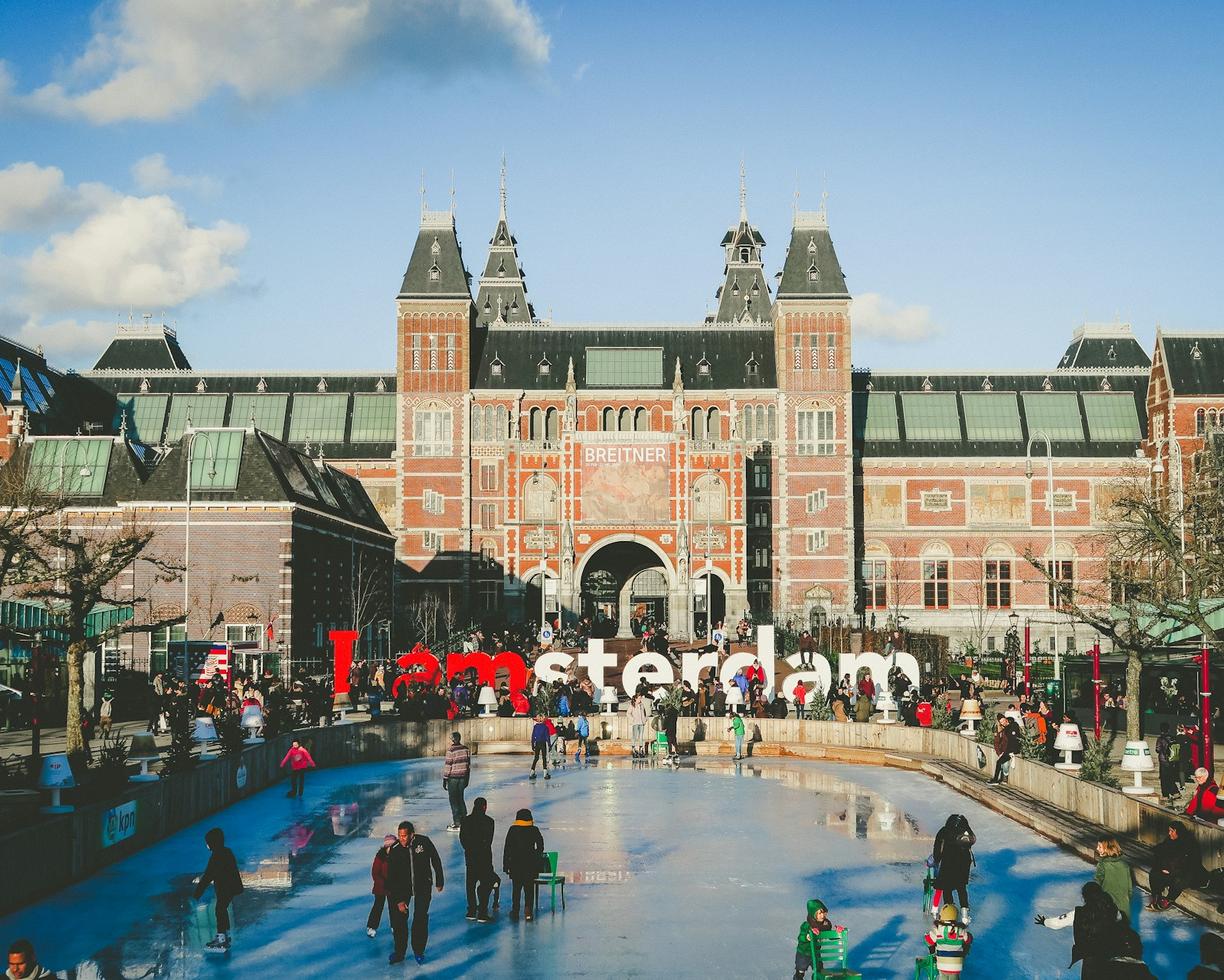 Niderlandy. Plaże w Amsterdamie? Gdzie szukać miejskich plaż i kąpielisk latem.