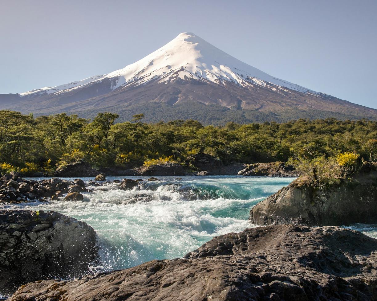 Chile. Wulkan Osorno z Puerto Varas: przewodnik po szlakach i punktach widokowych
