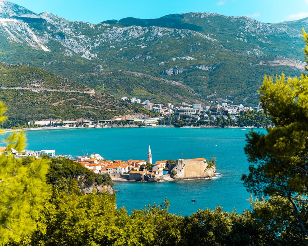 All Inclusive w Zatoce Kotorskiej: Gdzie szukać takich hoteli?