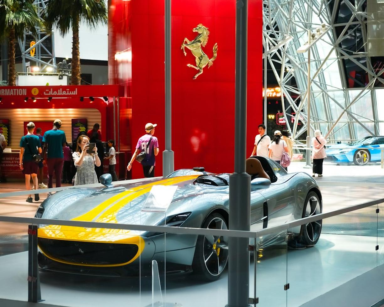 Abu Zabi z dziećmi: Ferrari World, parki wodne i inne atrakcje dla rodzin