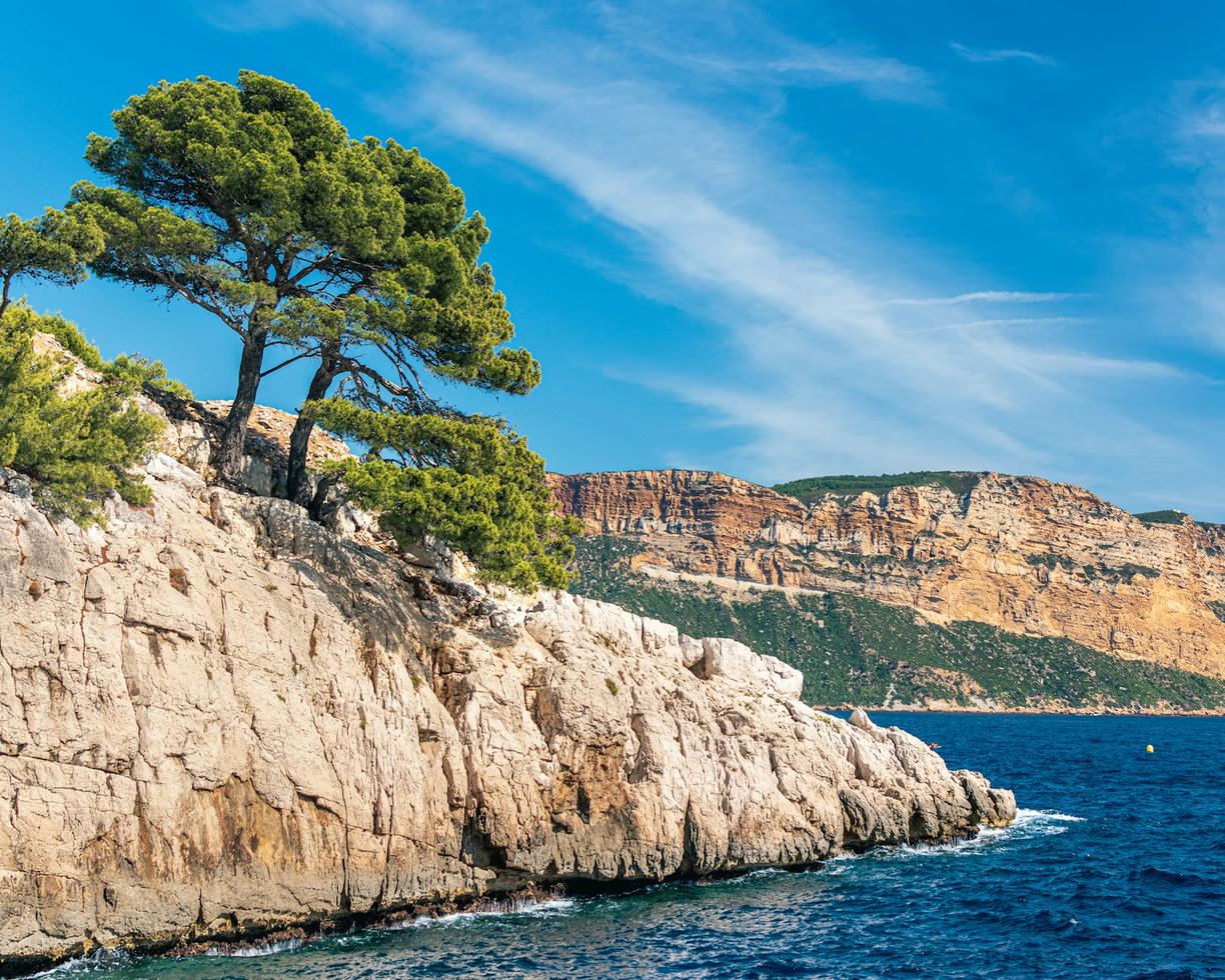 Francja. Trekking w Calanques: Najlepsze szlaki z widokiem na turkusowe zatoki