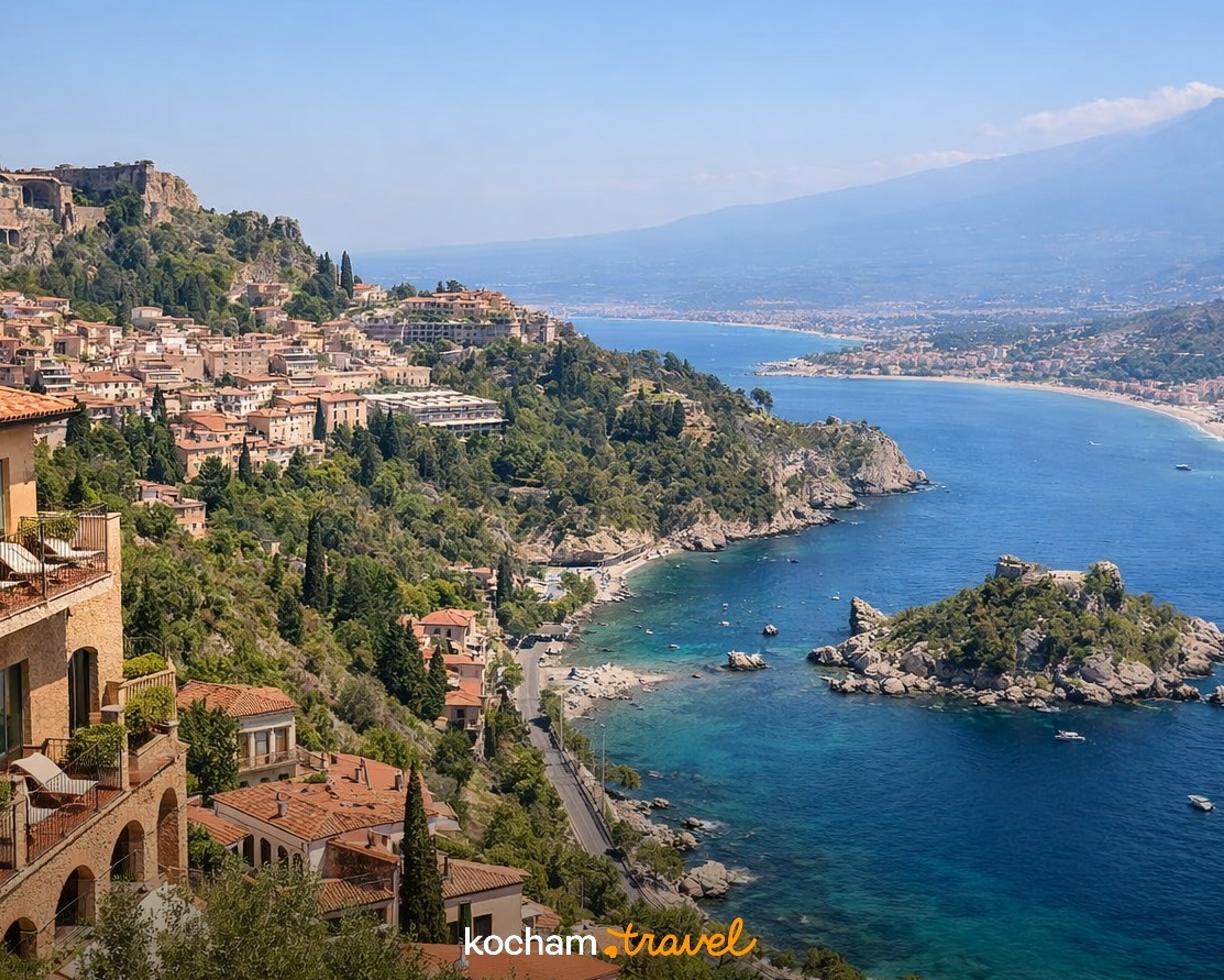 Ilustracja do tematu: Taormina: jak dojechać i gdzie spać — przejrzysty plan?