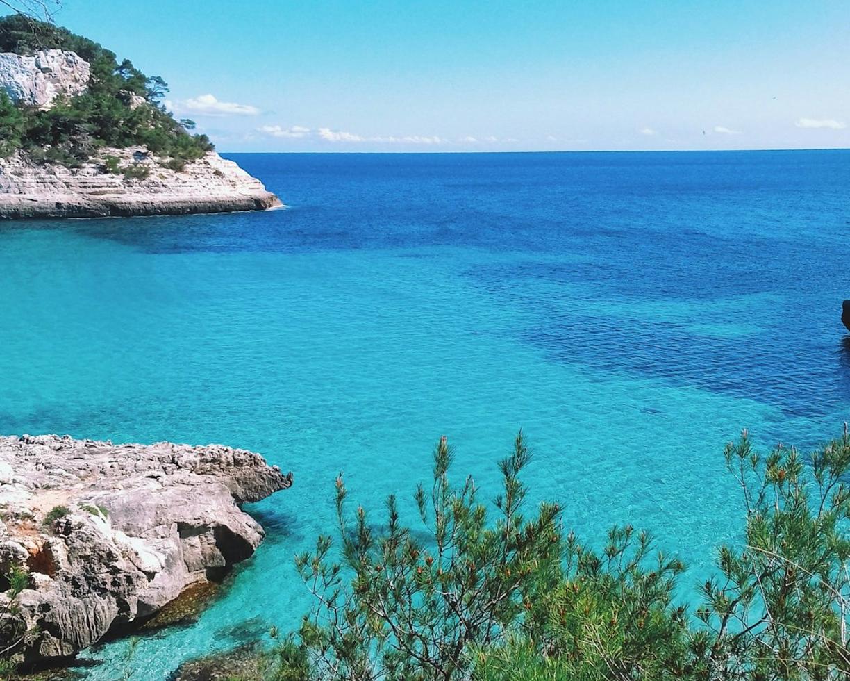 All Inclusive w Ajaccio: Czy to popularna opcja na Korsyce? Alternatywy i porady