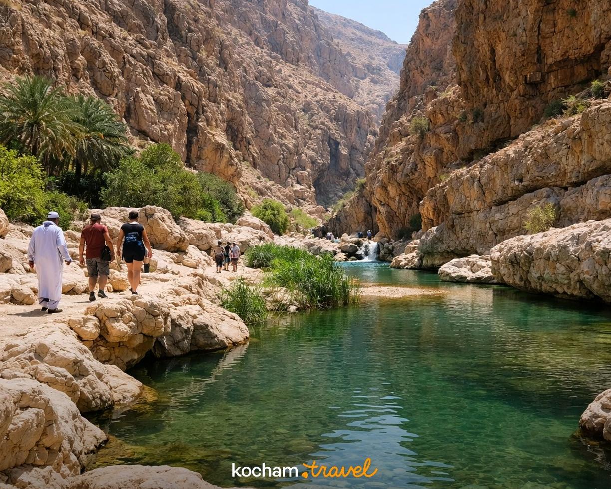 Ilustracja do tematu: Oman. Ile kosztuje wycieczka do Wadi Shab z Sur? Ceny transportu, przewodnika i porady.