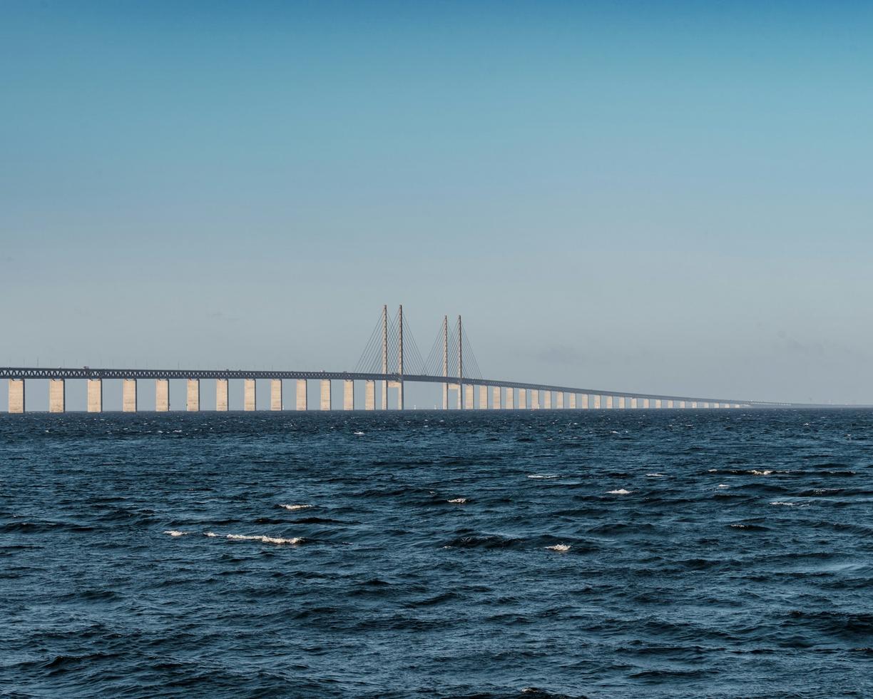 Jak dojechać z Malmö do Kopenhagi? Pociąg przez najdłuższy most w Europie