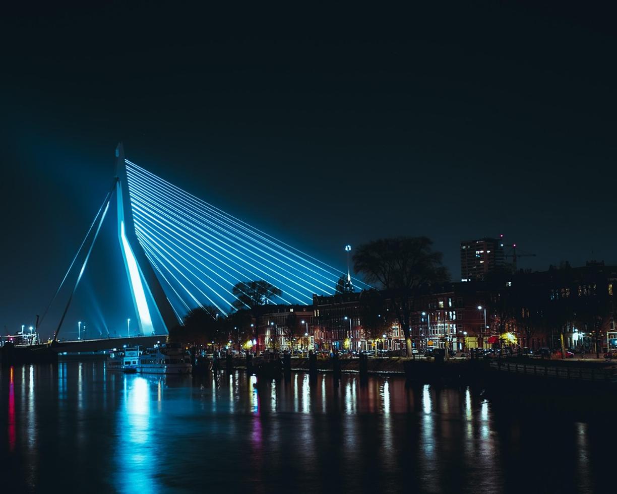 Rotterdam: gdzie zjeść — lokalne klasyki i street food?