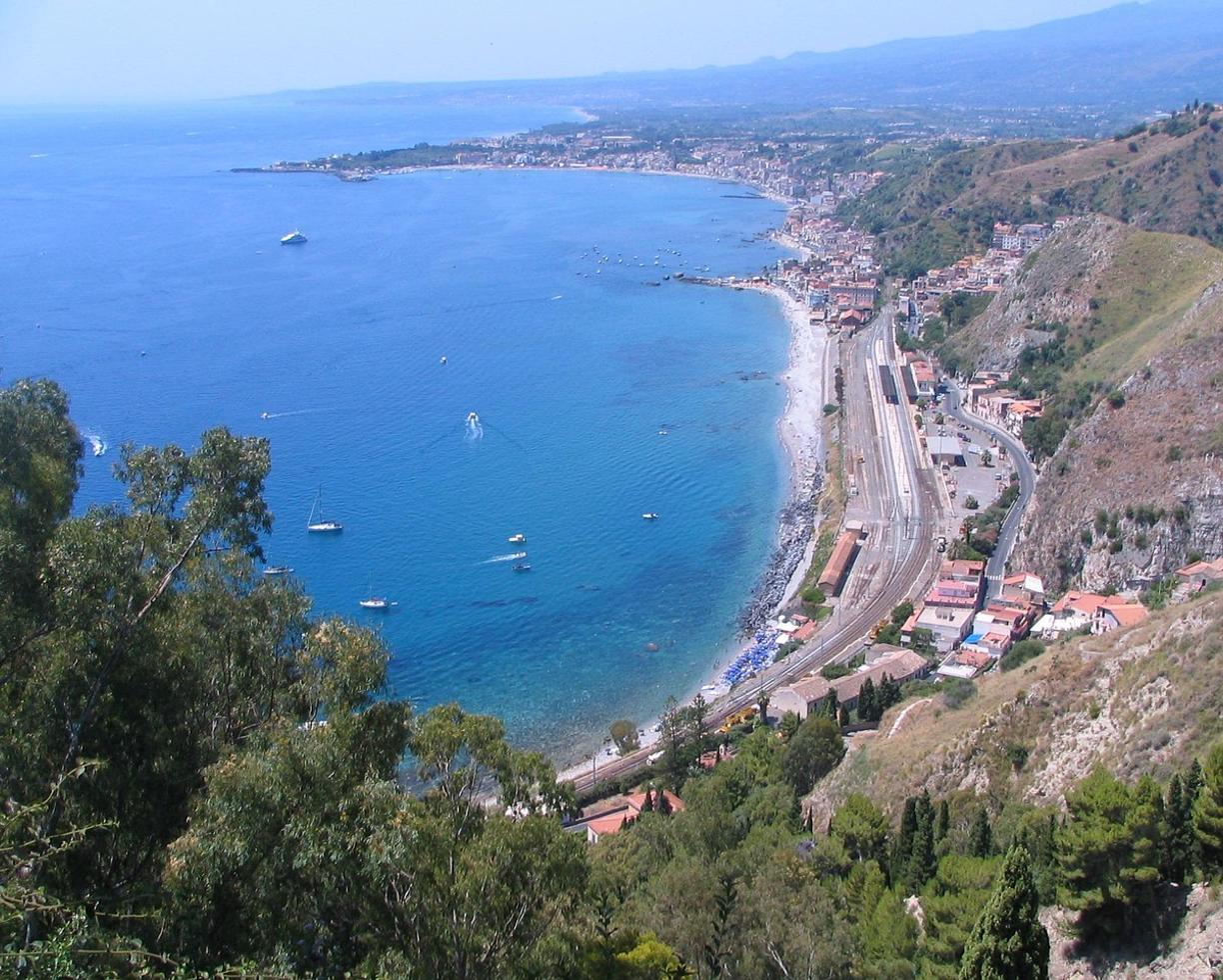 Taormina: jak dojechać i gdzie spać — przejrzysty plan?