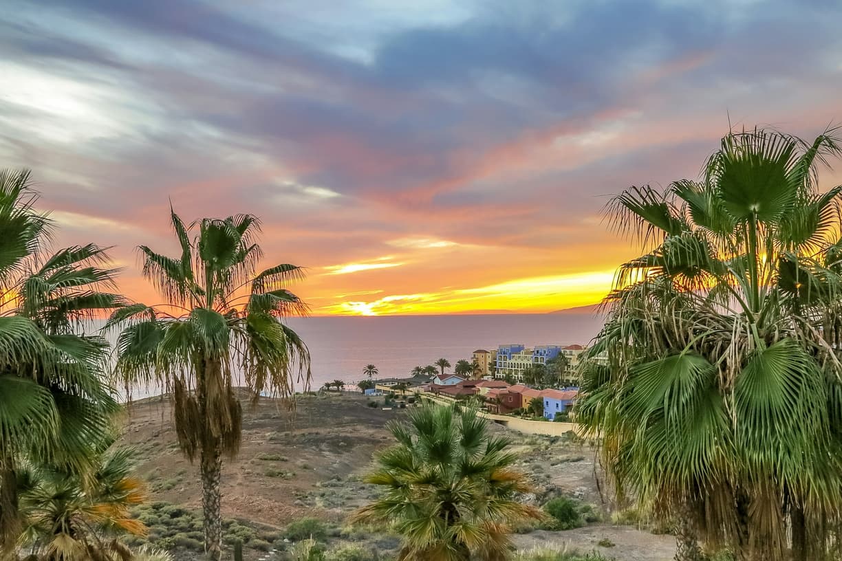 Rodzina wędrująca w Parque Nacional del Teide