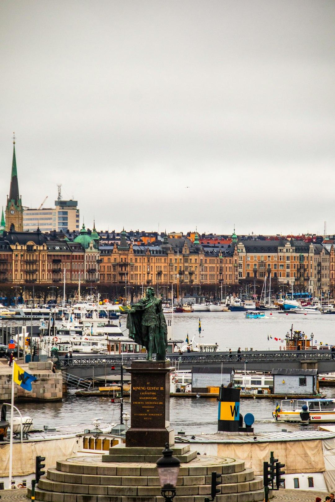 Jak dojechać z Kopenhagi do Lund? Pociąg przez most nad Sundem