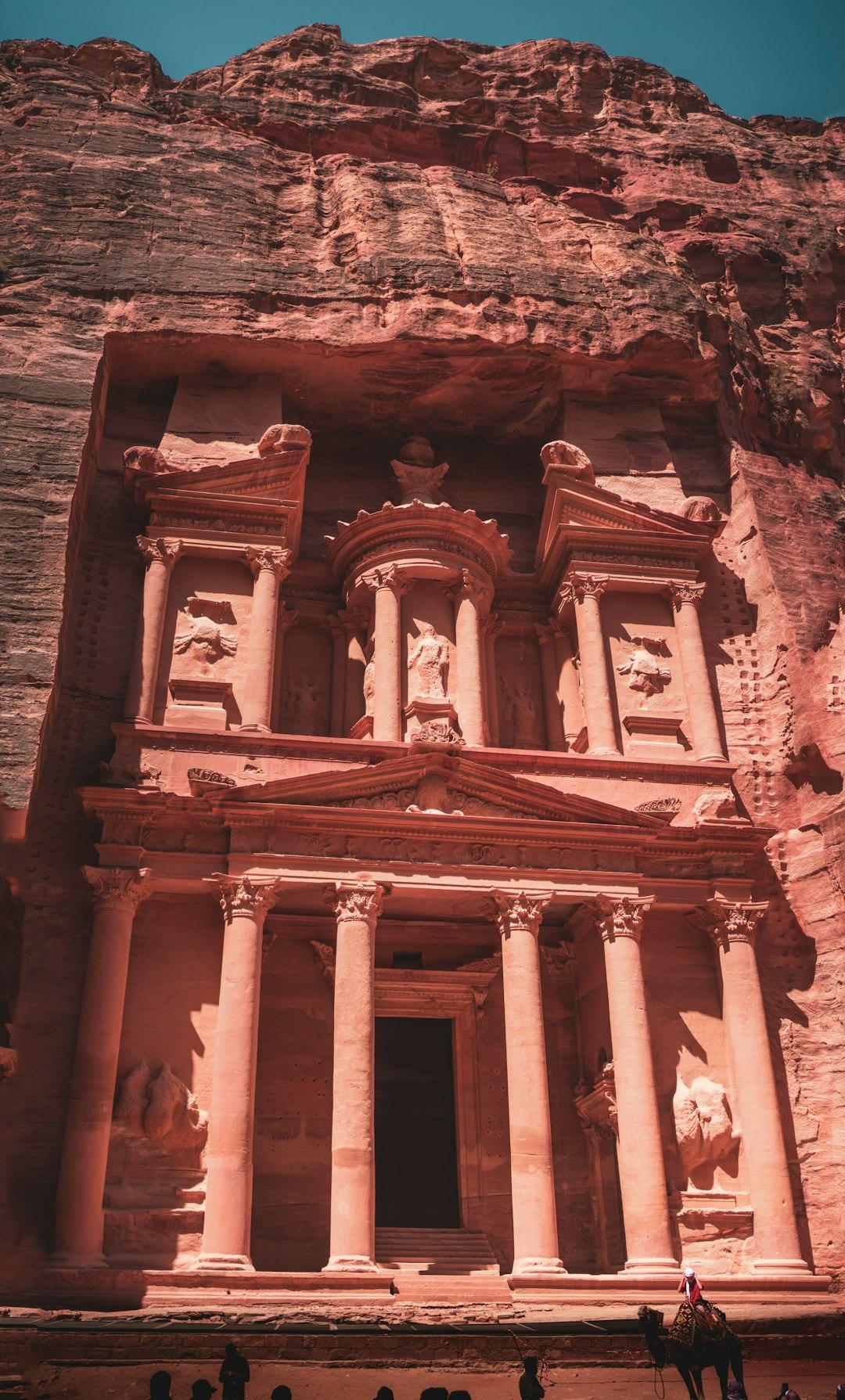 Widok na starożytne miasto Petra w Jordanii