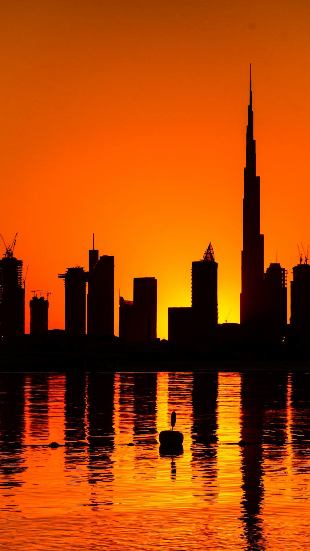 Jak poruszać się po Dubaju? Metro, taksówki i karta NOL – przewodnik