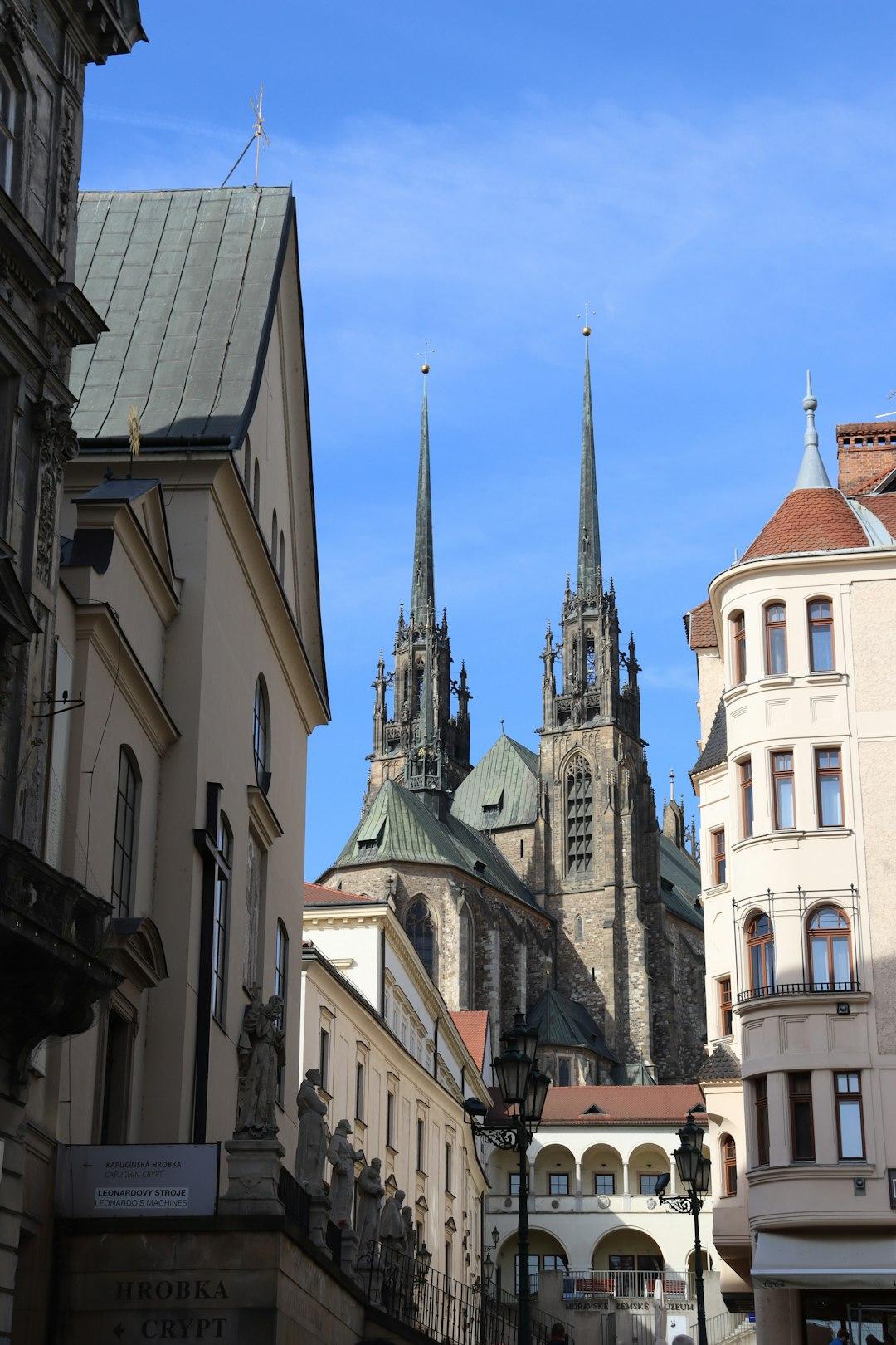 Co zwiedzić w Brnie? Przewodnik po Starym Mieście, zamku Špilberk i podziemiach