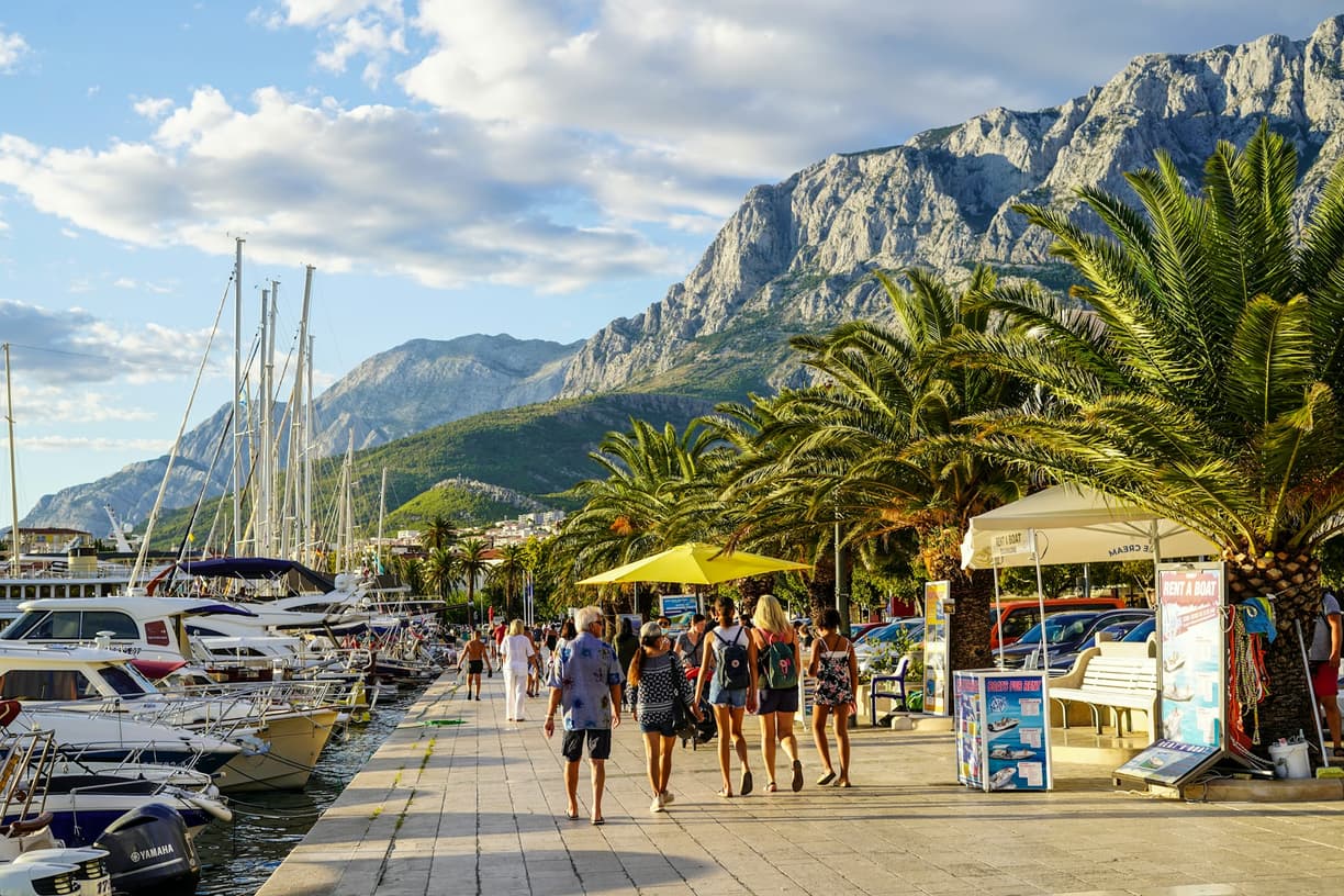 Chorwacja. Makarska z dziećmi: Najlepsze plaże i atrakcje dla rodzin na Riwierze Makarskiej