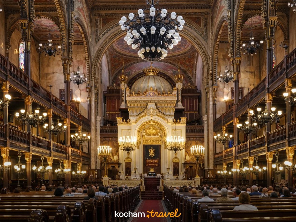 Trójkąt Synagog: Świadkowie Trzech Nurtów Judaizmu w Budapeszt