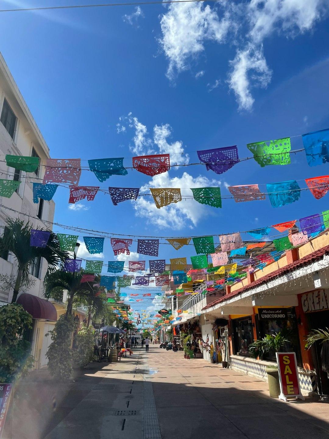 Rodzina odkrywająca lokalną kulturę Cozumel