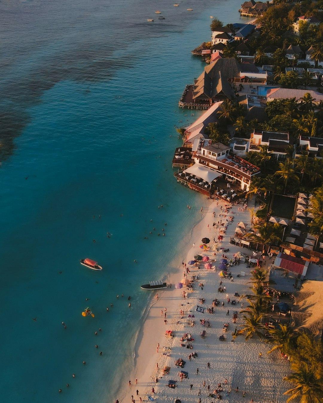 Plaża w Kendwie: Przewodnik po miejscu, gdzie nie ma dużych odpływów na Zanzibarze