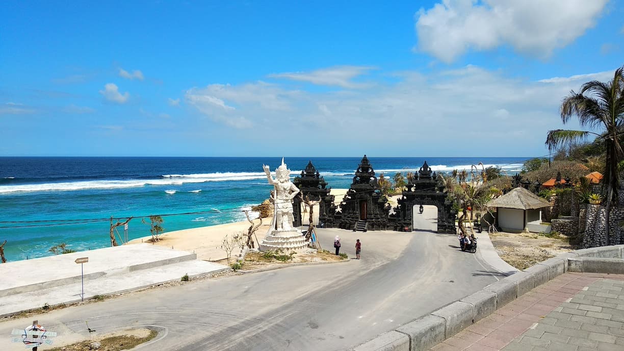 Indonezja. Ceny w Kucie 2025/26: Ile kosztuje lekcja surfingu, piwo Bintang i obiad?